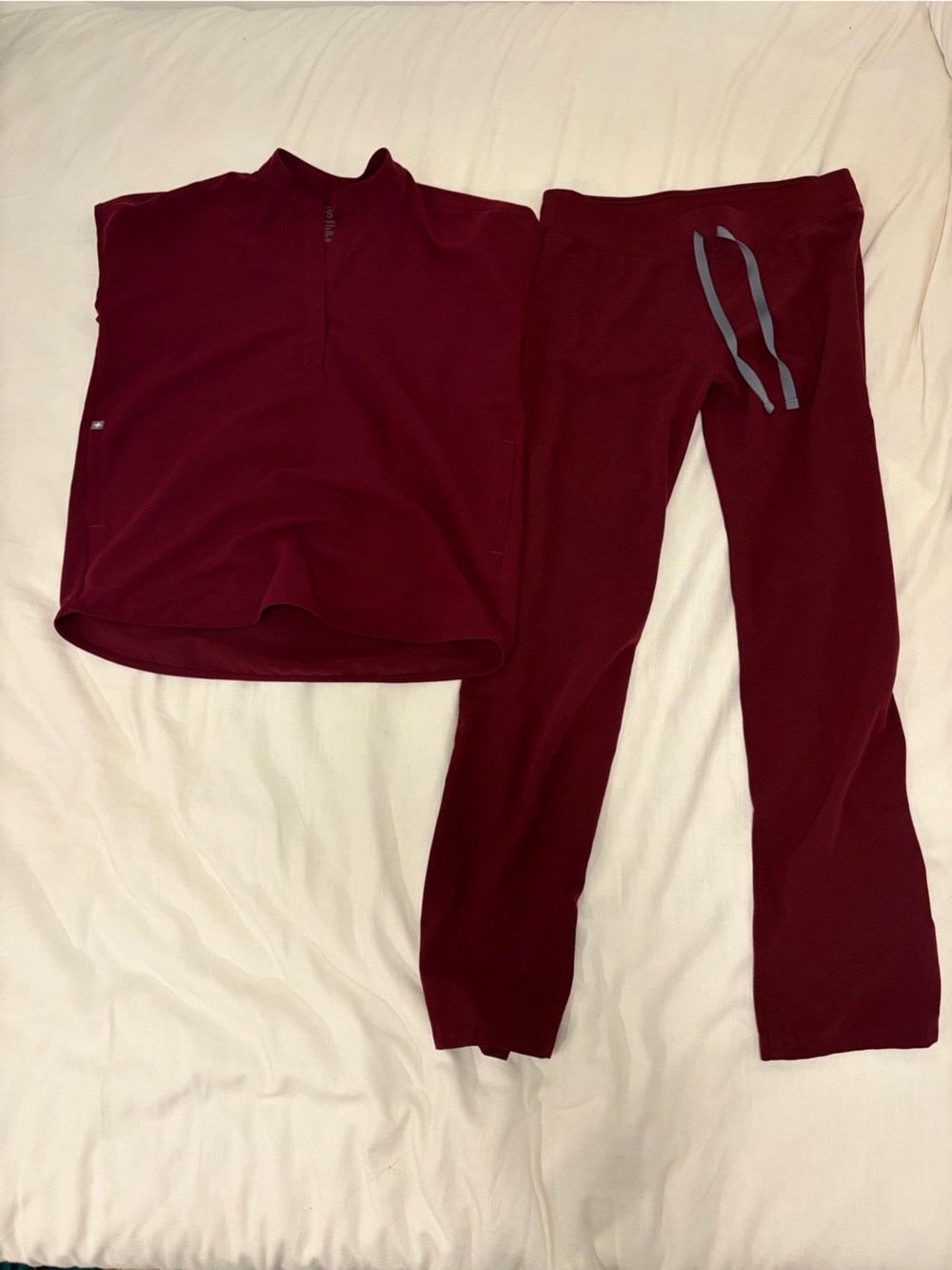 FIGS Women’s Burgundy Scrub Set